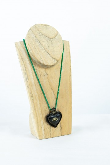 Nefeli Karyofilli Black-eyed heart (green chain)
