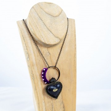 Nefeli Karyofilli Black heart necklace (and a velvet purple line)