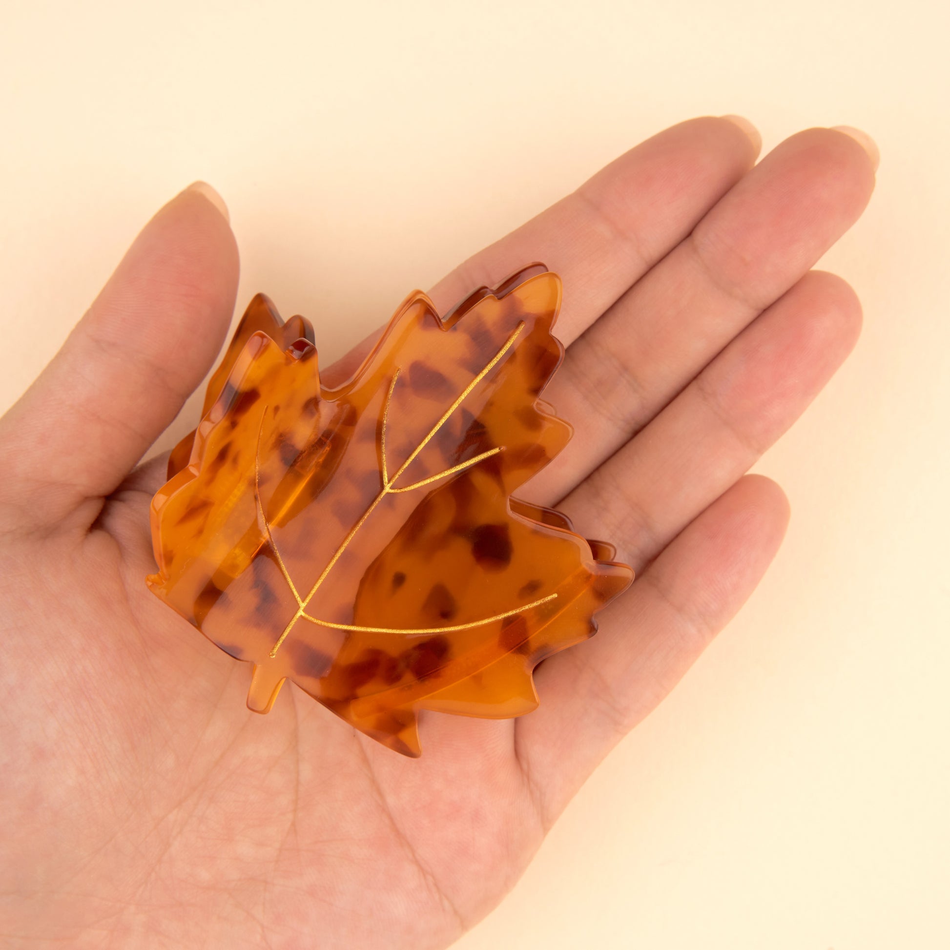 coucou-suzette-accessoire-accessory-cadeau-gift-tendance-mode-trendy-fashion-cueillette-automne-autumn-picking-harvest-pince-cheveux-hair-claw-acetate-feu(4)