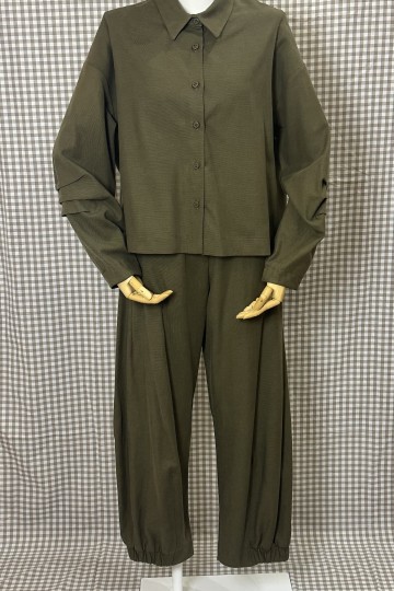 Moutaki Longsleeve Crop Shirt (Khaki)