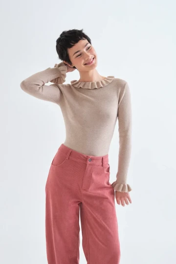 Compania Fantastica Knit Ruffle Top (Beige)